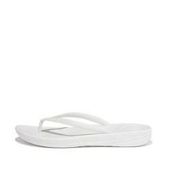 Klapki damskie FitFlop Iqushion. Białe klapki damskie FIT FLOP, na lato, bez wzorów, sportowe, bez obcasa, bez zapięcia. Za 190.00 zł.