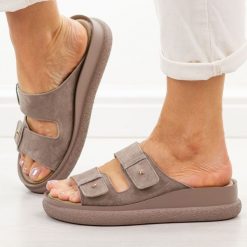 Skórzane apricot klapki damskie Vinceza 66916. Pomarańczowe klapki damskie VINCEZA, na lato, bez wzorów, z jeansu, casualowe, bez obcasa, na platformie, bez zapięcia. Za 219.00 zł.