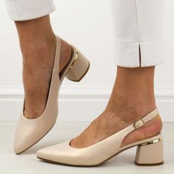 Beżowe czółenka damskie na obcasie bez pięty Sergio Leone sk175. Brązowe czółenka damskie Sergio Leone, na lato, bez wzorów, ze skóry, biznesowe, bez obcasa, na obcasie, bez zapięcia. Za 159.00 zł.