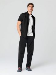 Koszula fit - czarny. Czarne koszule męskie Sinsay, l, bez wzorów, bez kołnierzyka, bez ramiączek. Za 29.99 zł.