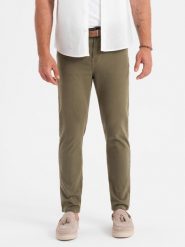 Spodnie męskie chino o dopasowanym kroju - oliwkowe V3 - Rozmiar: L. Zielone eleganckie spodnie męskie Ombre Clothing, bez wzorów, z bawełny. W wyprzedaży za 224.99 zł.