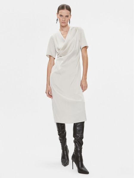 Bruuns Bazaar Sukienka codzienna Nemi BBW3622 Szary Regular Fit. Szare sukienki damskie Bruuns Bazaar, na co dzień, bez wzorów, z syntetyku, bez kołnierzyka, bez ramiączek, proste. Za 369.99 zł.