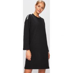 Vans - Sukienka. Czarne sukienki damskie Vans, na co dzień, s, bez wzorów, z bawełny, casualowe, bez kołnierzyka, bez ramiączek, oversize. W wyprzedaży za 199.90 zł.