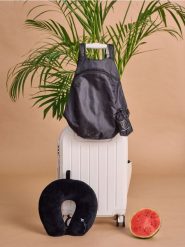 Lekki składany plecak - czarny. Czarne plecaki męskie Sinsay, bez wzorów, sportowe. Za 15.99 zł.