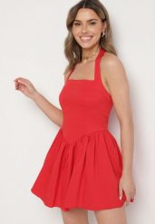 Czerwona Rozkloszowana Sukienka Vices z Paskiem na Szyję Nelimira. Czerwone sukienki damskie Born2be, na co dzień, l, z aplikacjami, eleganckie, bez kołnierzyka, bez ramiączek, mini, rozkloszowane. Za 79.99 zł.