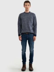 Sweter męskie z kontrastowymi ściągaczami granatowy Softon 403. Niebieskie swetry męskie BIG STAR, l, bez wzorów, z jeansu, eleganckie, bez kołnierzyka, bez ramiączek. W wyprzedaży za 199.99 zł.