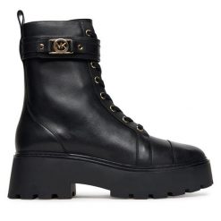 Botki MICHAEL Michael Kors. Czarne botki damskie MICHAEL Michael Kors, bez wzorów, bez obcasa, na płaskiej podeszwie, bez zapięcia. Za 939.99 zł.