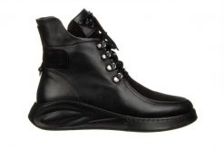 Botki Bayla-161 194 402 01 60 Black Black Nubuck 161646, Czarny, Skóra naturalna - 36. Czarne botki damskie Bayla, na zimę, bez wzorów, z gumy, eleganckie, bez obcasa, bez zapięcia. W wyprzedaży za 269.00 zł.