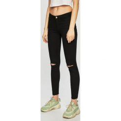 Tally Weijl - Jeansy. Czarne jeansy damskie TALLY WEIJL, bez wzorów, z bawełny. W wyprzedaży za 99.90 zł.