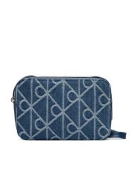 Calvin Klein Torebka Emblem Aop Denim Camera Bag LV04F3430G Niebieski. Niebieskie listonoszki damskie Calvin Klein, bez wzorów, z denimu, bez dodatków. Za 409.99 zł.