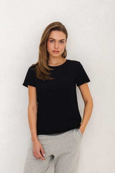 T-SHIRT INGA CZARNY Z HAFTEM L - Flawless. Czarne koszulki sportowe damskie Flawless, l, bez wzorów, z bawełny, bez ramiączek. Za 219.00 zł.