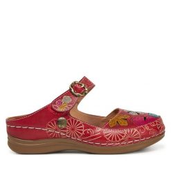Klapki Laura Vita. Czerwone klapki damskie Laura Vita, bez wzorów, bez obcasa, bez zapięcia. Za 359.99 zł.