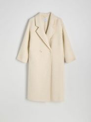 Dwurzędowy płaszcz z wełną - złamana biel. Płaszcze damskie Reserved, l, bez wzorów, z dzianiny, bez kołnierzyka, bez kaptura. W wyprzedaży za 359.99 zł.