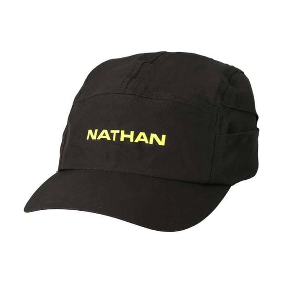 Czapka Nathan Cool Stash. Czarne czapki damskie Nathan, bez wzorów, sportowe. Za 222.50 zł.