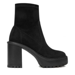 Botki Nine West. Czarne botki damskie Nine West, bez wzorów, bez obcasa, na słupku, bez zapięcia. Za 299.99 zł.