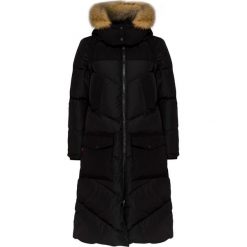 Płaszcz WOOLRICH W'S LOGO LONG. Czarne płaszcze damskie Woolrich, s, bez wzorów, z puchu, bez kołnierzyka, bez kaptura. Za 4,710.00 zł.