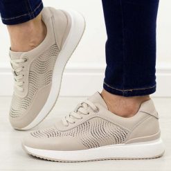 Beżowe ażurowe skórzane półbuty damskie S.Barski 51-551. Brązowe półbuty damskie S.BARSKI, na jesień, w ażurowe wzory, z jeansu, eleganckie, bez obcasa, na płaskiej podeszwie, bez zapięcia. Za 219.00 zł.