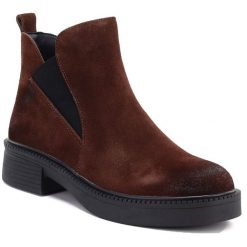 Skórzane botki damskie sztyblety na klocku brązowe Vinceza 133128. Brązowe botki damskie VINCEZA, bez wzorów, ze skóry, eleganckie, bez obcasa, bez zapięcia. Za 199.99 zł.