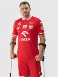 4F Koszulka replika wyjazdowa AMP Futbol męska - czerwona L. Czerwone koszulki sportowe męskie 4F, l, bez wzorów, z dzianiny, bez ramiączek, na fitness i siłownię. Za 289.99 zł.