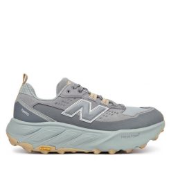 Trekkingi New Balance. Szare buty zimowe męskie New Balance, bez wzorów, bez obcasa, bez zapięcia. Za 749.99 zł.