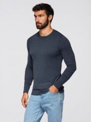 Sweter klasyczny męski z wiskozą BASIC z okrągłym dekoltem – granatowy melanż V16 - Rozmiar: XXL. Niebieskie swetry męskie Ombre Clothing, m, bez wzorów, z dzianiny, biznesowe, bez kołnierzyka, bez ramiączek. W wyprzedaży za 89.99 zł.