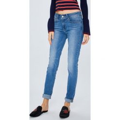 Levi's - Jeansy 711. Niebieskie jeansy damskie Levi's®, bez wzorów, z bawełny. W wyprzedaży za 319.90 zł.
