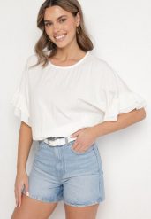Biała Bluzka z Wiskozą Typu Nietoperz z Falbankami Davienna. Białe bluzki damskie Born2be, uniwersalny, bez wzorów, z jeansu, eleganckie, bez kołnierzyka, bez ramiączek. Za 64.99 zł.