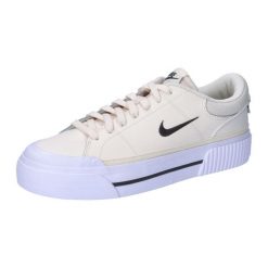Tenisówki Nike Model Court Legacy Lift Kolor Beżowy. Białe trampki i tenisówki damskie Nike, bez wzorów, z gumy, bez zapięcia. Za 441.95 zł.