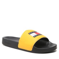 Klapki Tommy Jeans. Żółte klapki damskie Tommy Jeans, bez wzorów, z jeansu, bez obcasa, bez zapięcia. Za 189.99 zł.