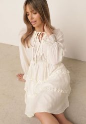 Beżowa Wiskozowa Sukienka na Lato w Stylu Boho z Falbankami i Wiązaniem Barpea. Brązowe sukienki damskie Born2be, na co dzień, na lato, l, bez wzorów, z poliesteru, boho, bez kołnierzyka, bez ramiączek, midi. Za 149.99 zł.