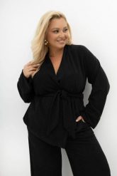 Kardigan z dzianiny prążkowej Stay Close z paskiem i regulowanymi rękawami czarny Plus Size Oversize. Czarne kardigany damskie Moda Size Plus Iwanek, l, bez wzorów, z denimu, eleganckie, bez kołnierzyka, plus size. Za 199.90 zł.