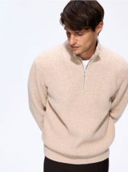 Sweter z wełną - beżowy. Brązowe swetry męskie Reserved, l, bez wzorów, z dzianiny, bez kołnierzyka, bez ramiączek. Za 259.99 zł.