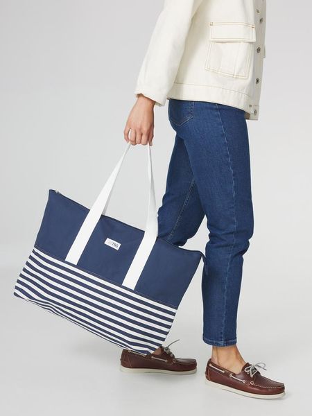 Torba Shopper Damska TBS Charlize. Niebieskie torby podróżne damskie TBS, bez wzorów, z materiału, na ramię. Za 259.00 zł.