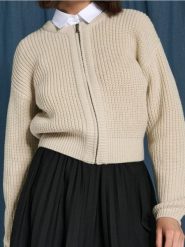 Sweter z suwakiem - beżowy. Brązowe swetry nierozpinane damskie Sinsay, l, bez wzorów, bez kołnierzyka, bez ramiączek. Za 59.99 zł.