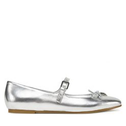 Baleriny Guess. Szare balerinki damskie Guess, z aplikacjami, bez obcasa, bez zapięcia. Za 329.99 zł.