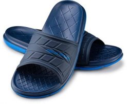 Klapki basenowe dla dorosłych Aqua Speed Aspen. Czarne klapki męskie Aqua-Speed, bez wzorów, z materiału, bez zapięcia. Za 79.99 zł.