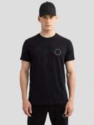 Koszulka męska z niewielkim nadrukiem na piersi czarna Orpion 906. Czarne t-shirty męskie BIG STAR, l, bez wzorów, z dzianiny, bez kołnierzyka, bez ramiączek. W wyprzedaży za 59.99 zł.