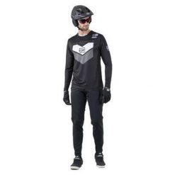 Dżersej z długim rękawem Kenny Prolight Slim Fit. Czarne bluzy męskie KENNY, l, bez wzorów, z dżerseju, sportowe, bez ramiączek, bez kaptura. Za 277.50 zł.
