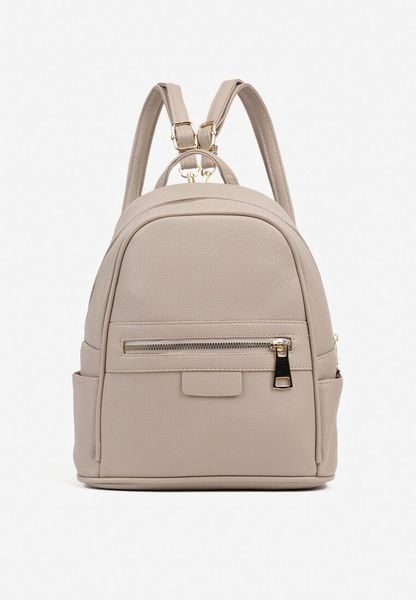 Ciemnobeżowy Mały Plecak Trapezowy Zdobiony Aplikacją Paseriela. Brązowe plecaki damskie Renee, z aplikacjami, z jeansu, biznesowe. Za 79.99 zł.