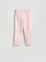 Jeansy mom fit - różowy. Czerwone jeansy damskie Reserved, bez wzorów, z bawełny. Za 129.99 zł.