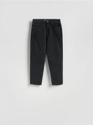 Jeansy mom fit z krótszą nogawką - czarny. Czarne jeansy damskie Reserved, bez wzorów, z bawełny, krótkie. Za 129.99 zł.