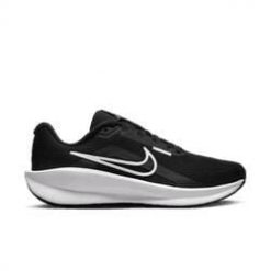Tenisówki Nike Model Downshifter 13 Kolor Czarny. Czarne trampki i tenisówki damskie Nike, bez wzorów, z tkaniny, bez zapięcia. Za 299.99 zł.