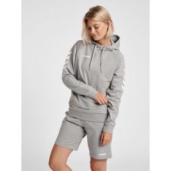 Bluza sportowa z kapturem damska Hummel Go Cotton Hoodie Woman. Białe bluzy damskie Hummel, na wiosnę, s, z aplikacjami, z bawełny, klasyczne, bez ramiączek, z kapturem. Za 186.65 zł.