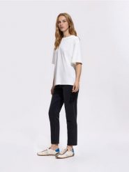 Jeansy mom comfort - czarny. Czarne jeansy damskie Reserved, bez wzorów, z bawełny. Za 129.99 zł.