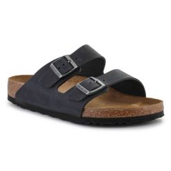 Klapki Birkenstock Arizona 0552111 czarne. Czarne klapki męskie bez wzorów, ze skóry, bez zapięcia. Za 681.40 zł.