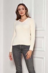 Sweter z Dekoltem w Szpic - Ecru. Swetry nierozpinane damskie Lanti, l, bez wzorów, z materiału, bez kołnierzyka, bez ramiączek. Za 229.90 zł.
