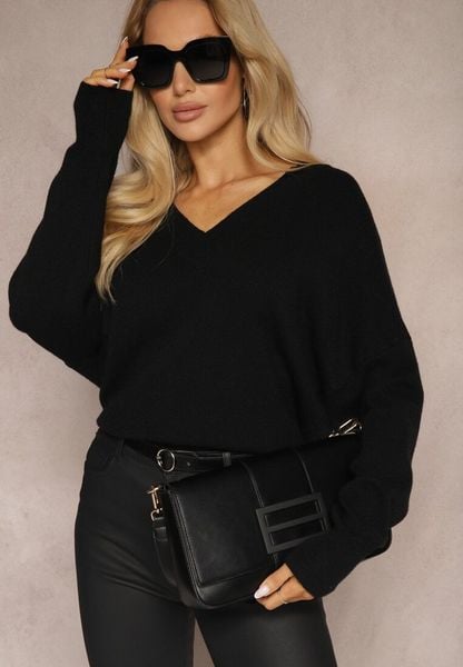 Czarny Klasyczny Sweter z Wiskozą i Kaszmirem Marirra. Czarne swetry nierozpinane damskie Renee, bez wzorów, z jeansu, biznesowe, bez kołnierzyka, bez ramiączek. Za 99.99 zł.