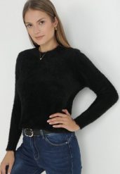 Czarny Sweter Wełniany Voma. Czarne swetry nierozpinane damskie Born2be, m, bez wzorów, z tkaniny, eleganckie, bez kołnierzyka, bez ramiączek. Za 74.99 zł.
