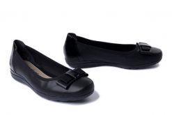 RIEKER L9366-00 schwarz, baleriny damskie. Czarne balerinki damskie Rieker, bez wzorów, bez obcasa, bez zapięcia. Za 299.90 zł.