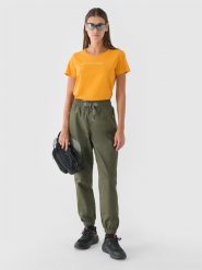4F Spodnie casual damskie - oliwkowe/khaki XS. Brązowe spodnie materiałowe damskie 4F, bez wzorów, z bawełny, casualowe. W wyprzedaży za 79.99 zł.